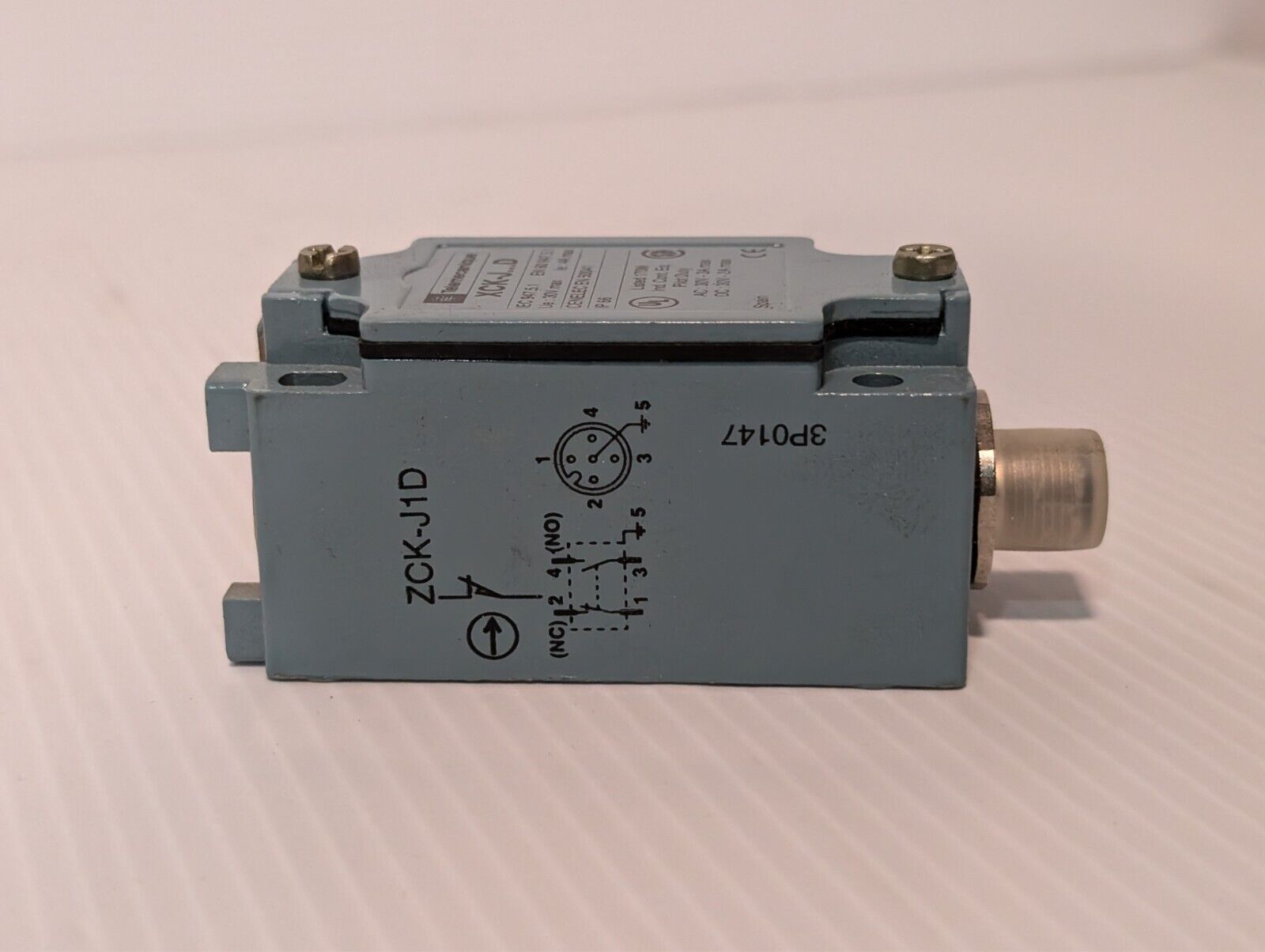 Telemecanique ZCKJ1D Limit Switch Body 038875 2-Pole 1NC+1NO Metal Fixed-Type