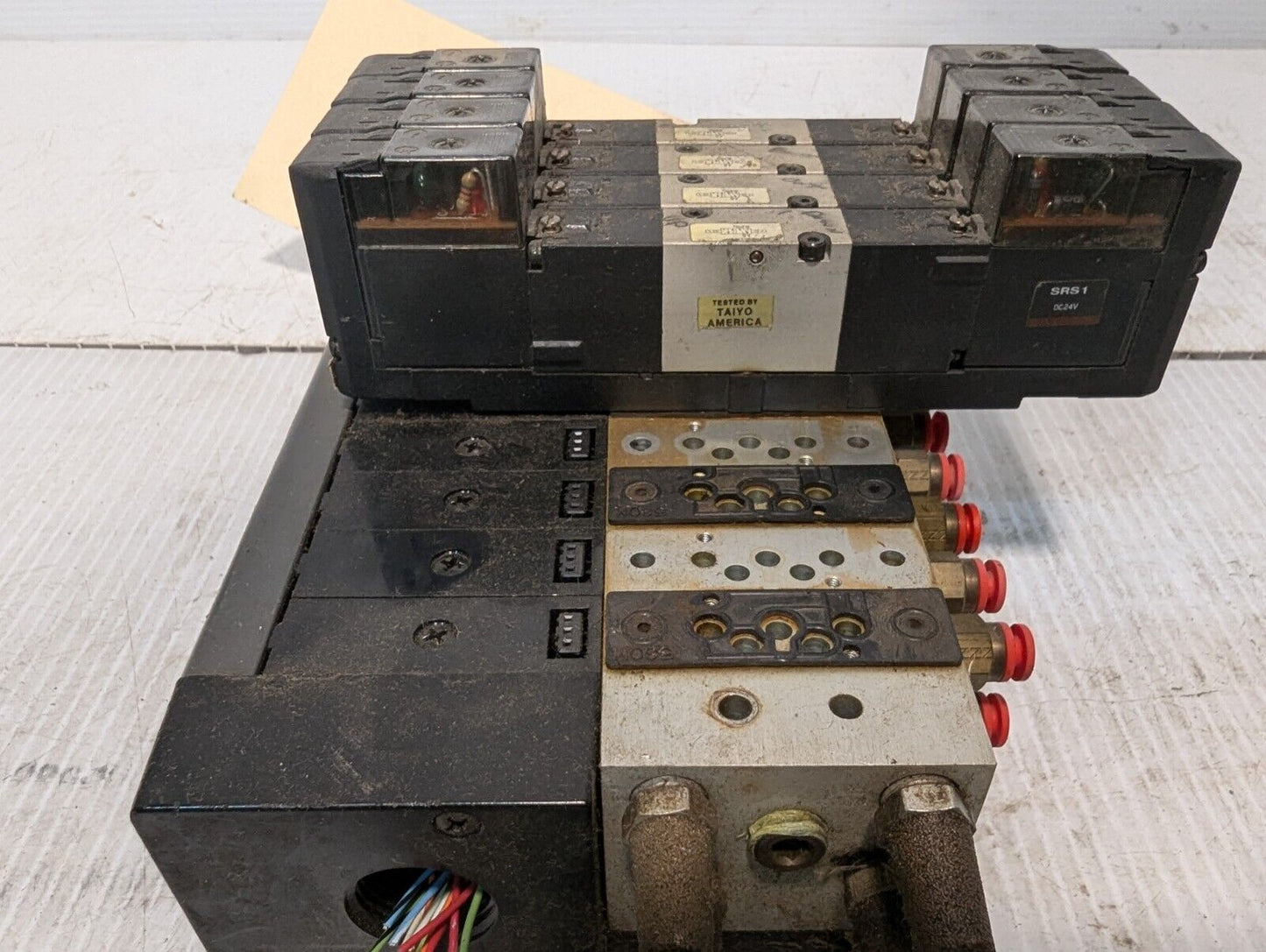 Taiyo Manifold Block with Four Taiyo USR530-SDT8 Solenoid Valves - Free Shipping