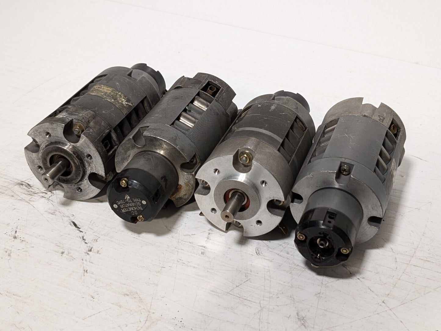(1) ABB UGTMEM-03LBB11 Mini Series DC Servo Motor Nidec UGTMEM-03LB27SR TG-7SVC