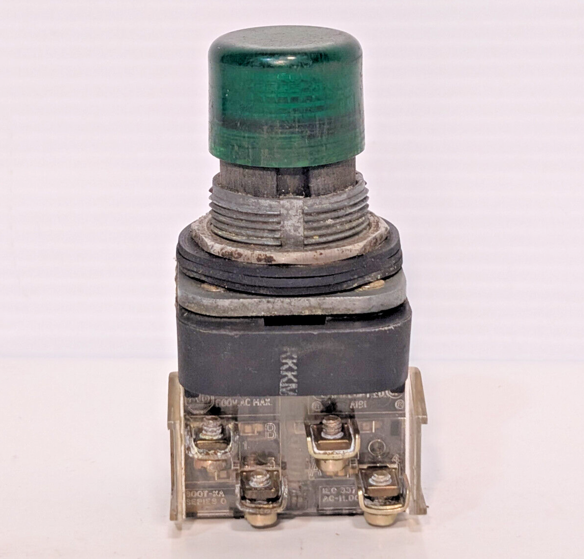 Allen Bradley 800T-PA16 Illuminated Push Button, 120V, Heavy Duty, Lamp Type 755