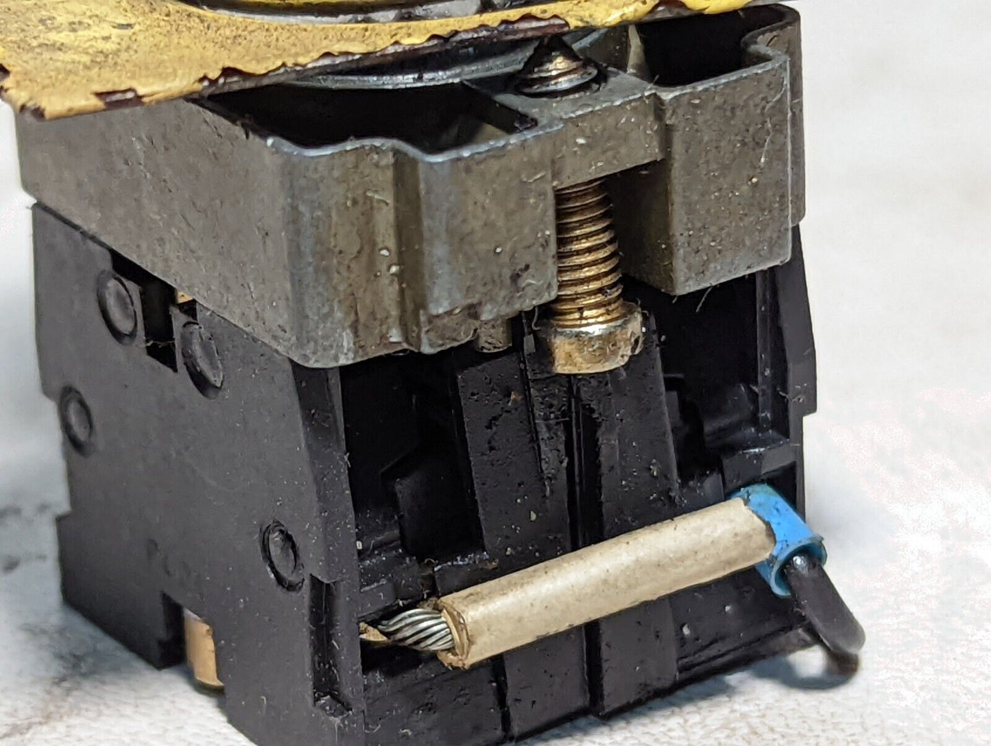 Telemecanique ZB2-BE102 red pushbutton switch