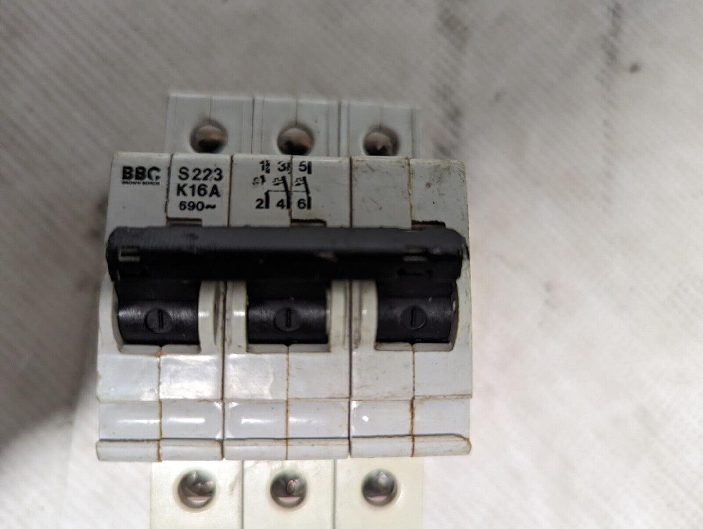 Lot of 2 BBC S223 K16A Circuit Breakers, 16A