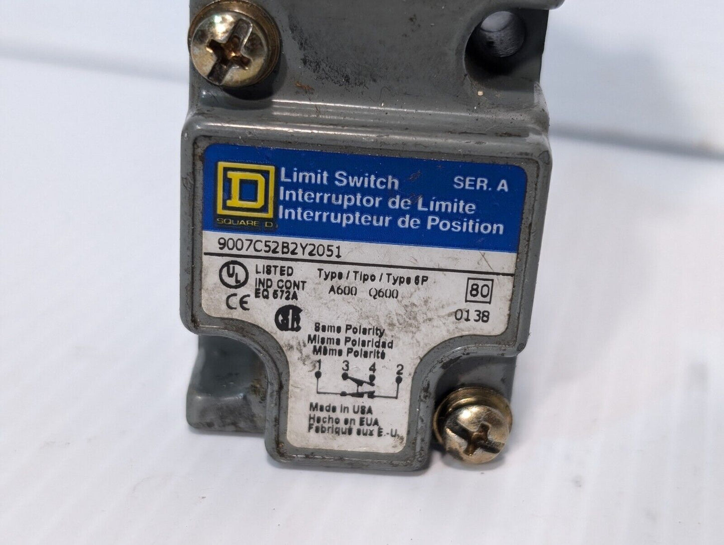 Square D 9007C54B2Y2051 Limit Switch with another 9007C54B2 part