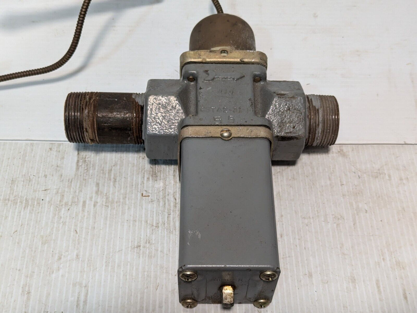 Johnson Controls Water Valve W/Attachment - Free Shipping+Returns