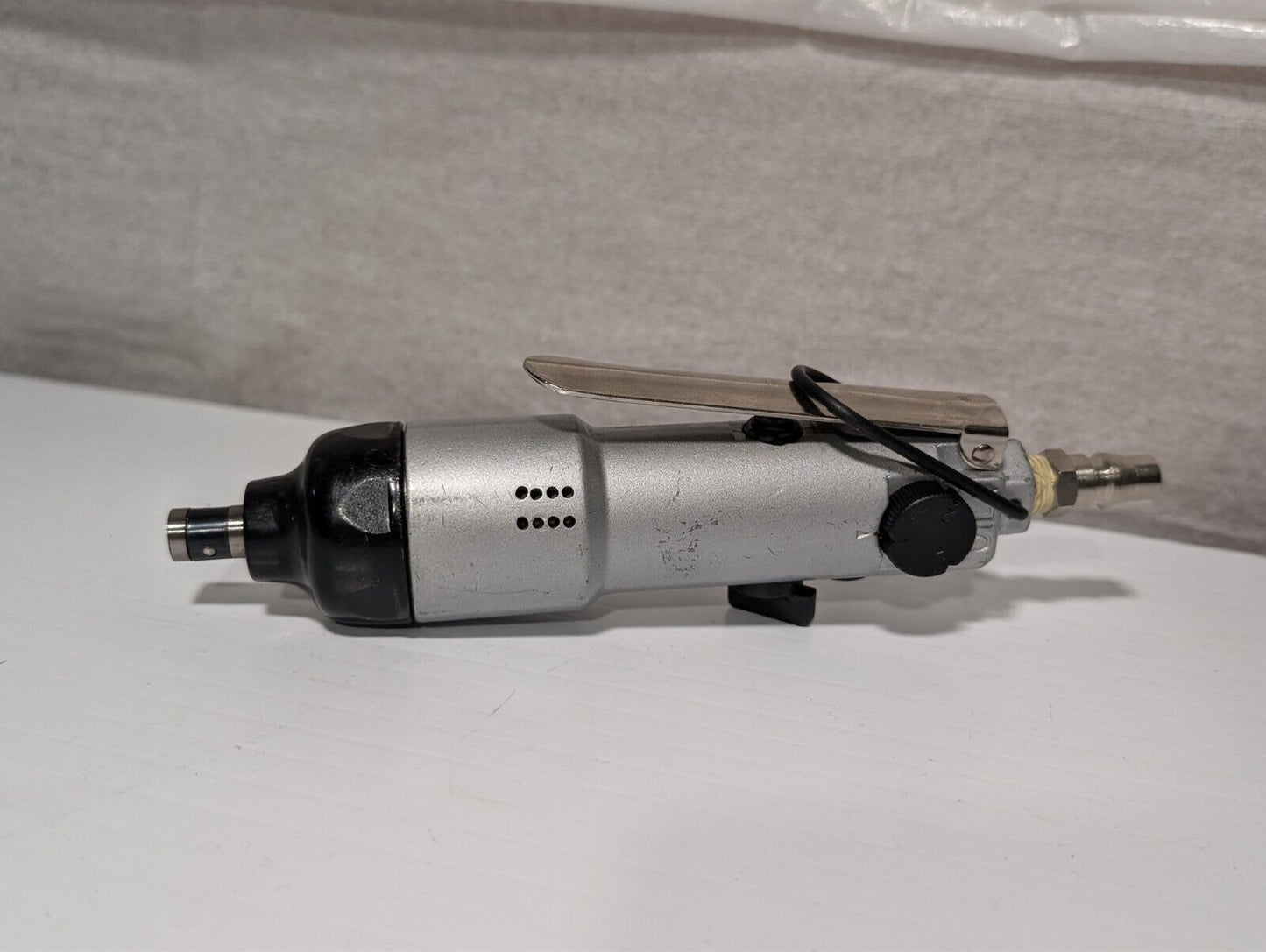 4-5M/M Pneumatic Screwdriver (Chinese Brand, Used From Working Environment)