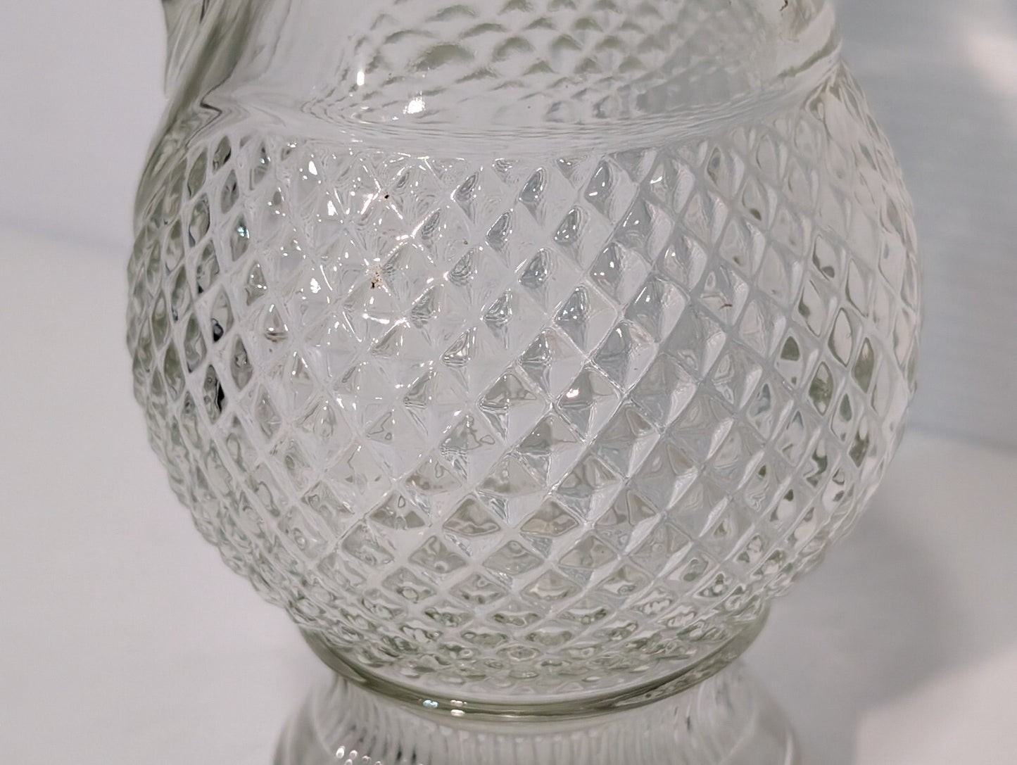 Vintage Mogen David 1976 Crystal Clear Glass Wine Decanter Vase Diamond Design