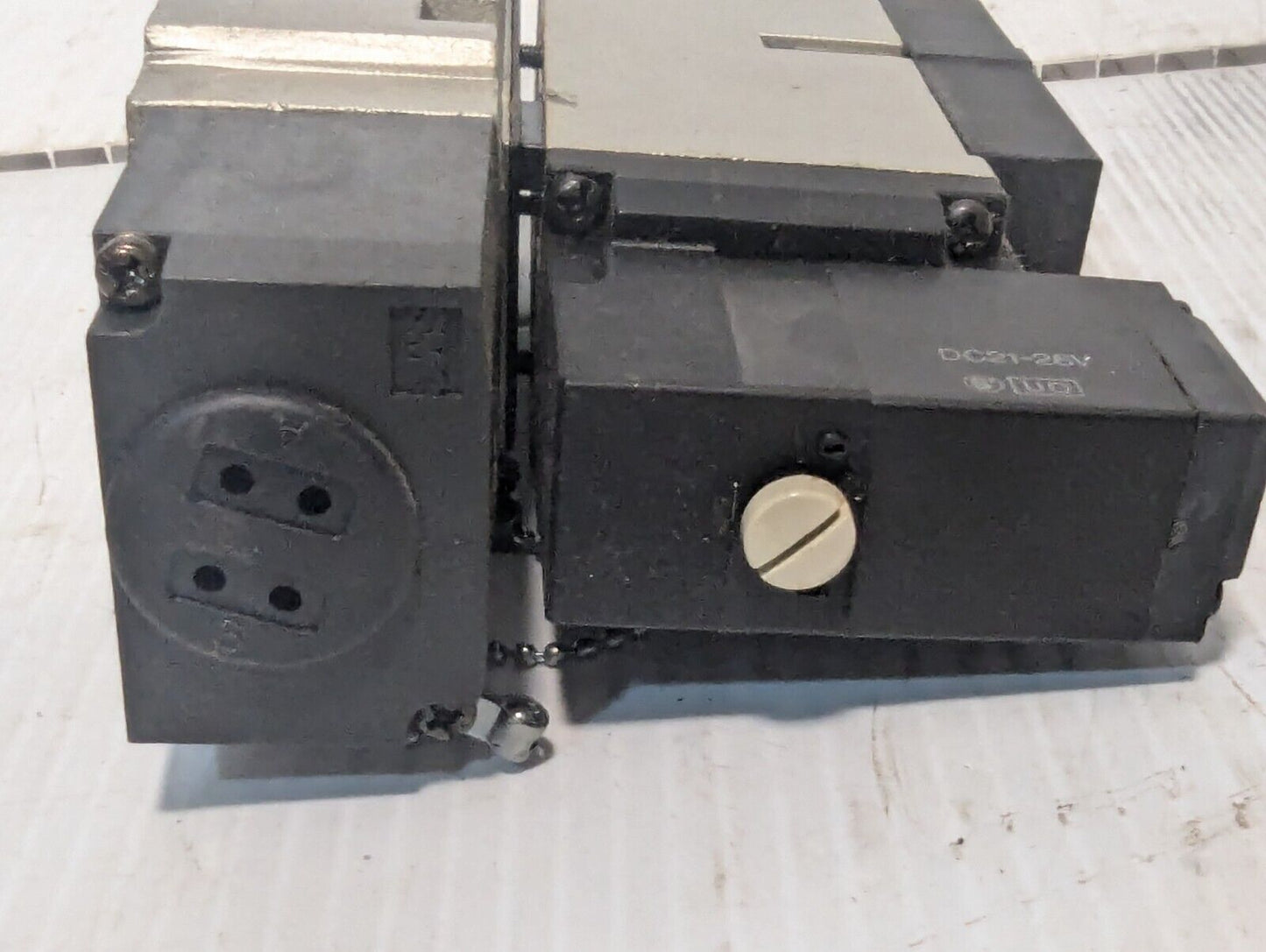 SMC NVFS3100-5FZB Pneumatic Solenoid Valve, 21-26vdc, 0.1 ~ 1 MPa -Free Shipping