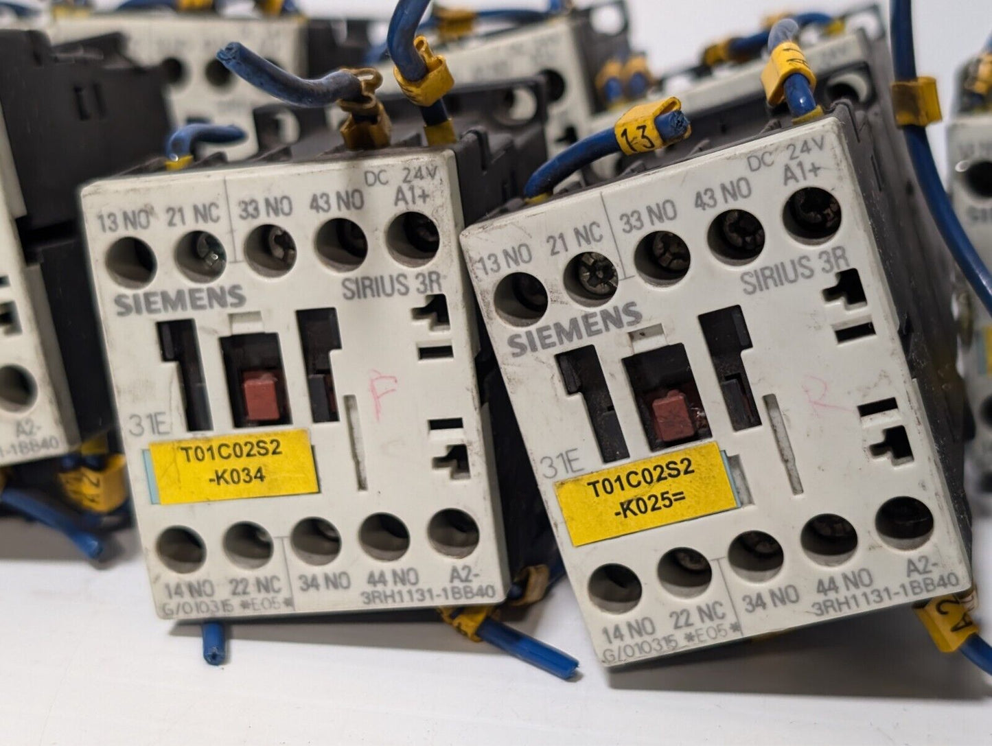 (13) Siemens Sirius 3RH1131-1BB40 Auxiliary Contactor 6A 24V 1.1kW 3 Pole Coil