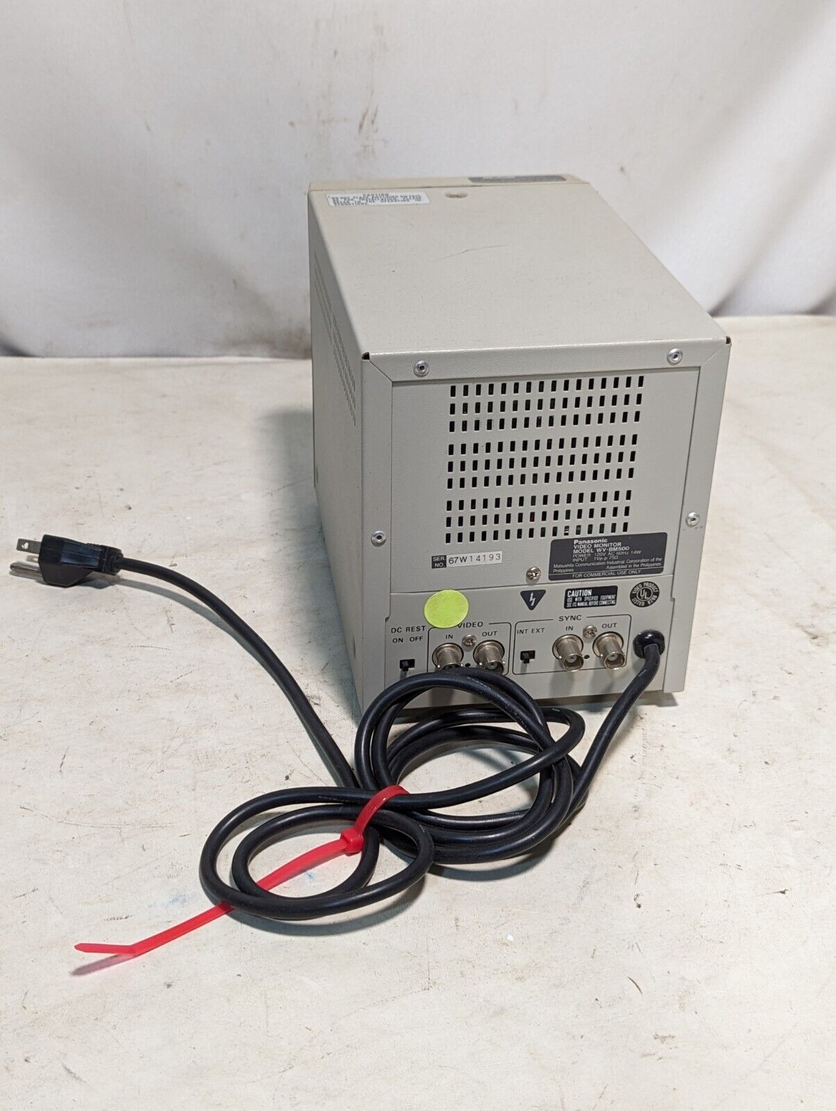 Pansonic WV-BM500 video monitor, powers on but does not display