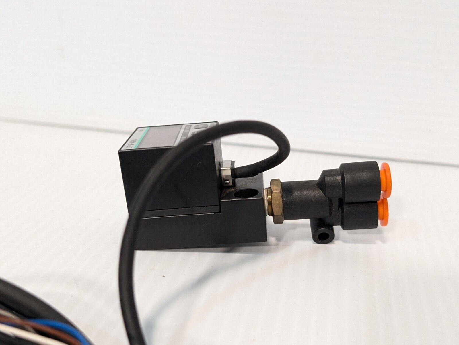 Sunx DP2-42N Digital Pressure Sensor, LED display, 1MPa -Free Shipping & Returns