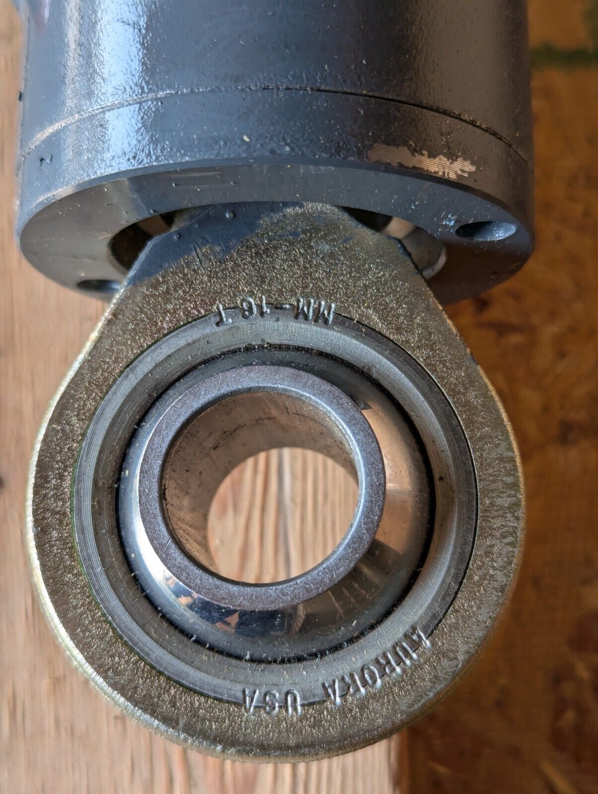 Exceptionally large cylinder with Aurora MM-16 T spherical rod end - Free Ship