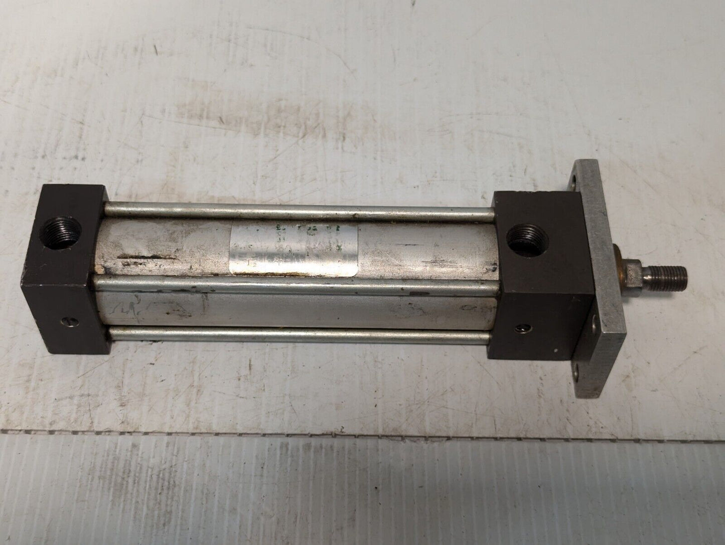 Unidentified 9" Hydraulic Cylinder+Returns