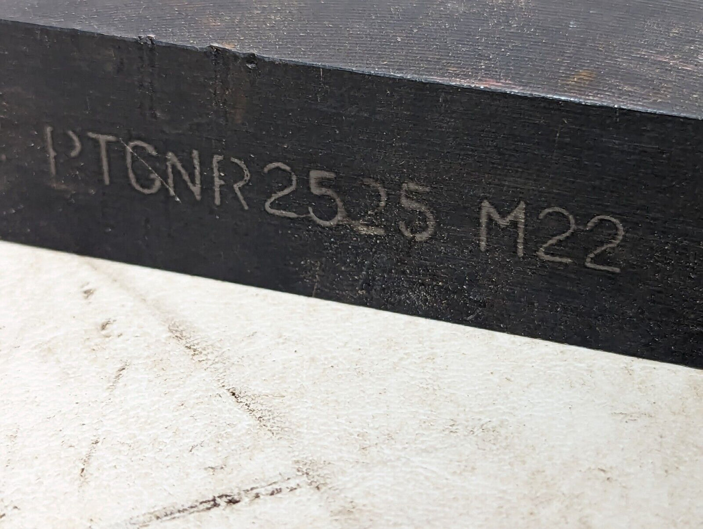PTGNR2525 M22 lever lock tool holder for triangular inserts