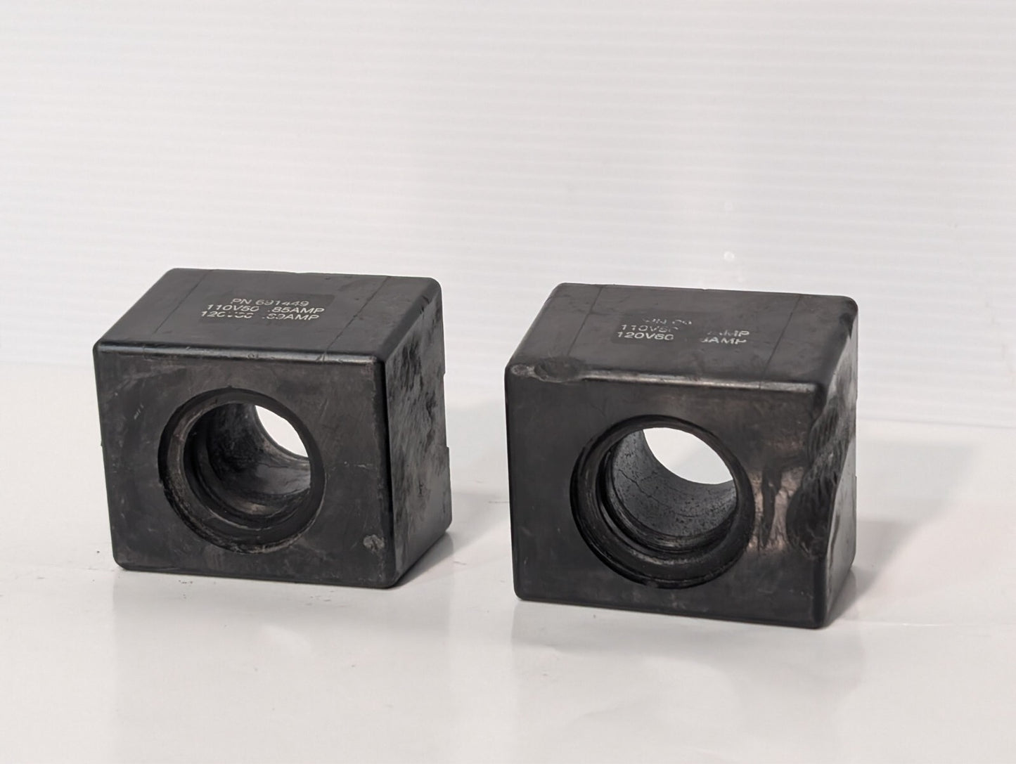 Vickers Eaton 691449 Solenoid Coil, 110V50Hz 0.85A; 120V60Hz as pictured