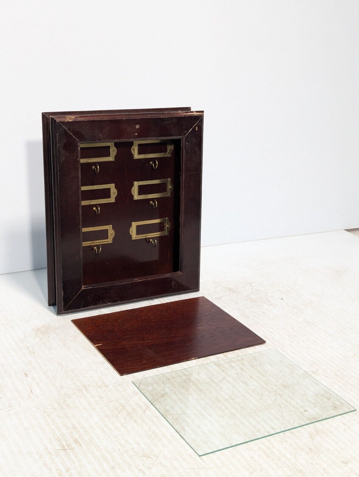 Decorative key storage box, 6 hooks with labels, wall mount - Free Shipping
