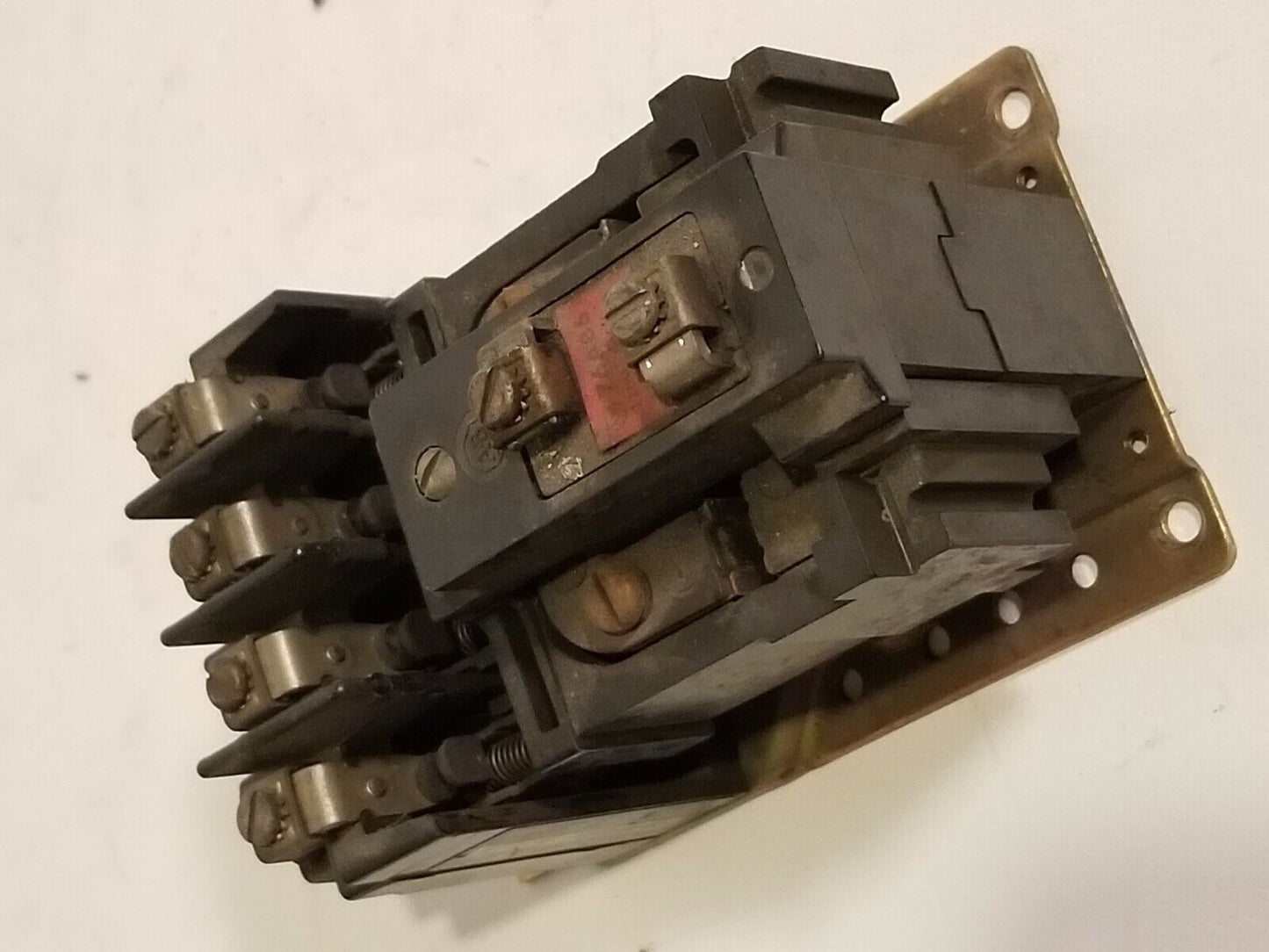 Allen Bradley 700-BR400A1 AC relay, 600VAC, 10A max, 76A86 110/120V coil