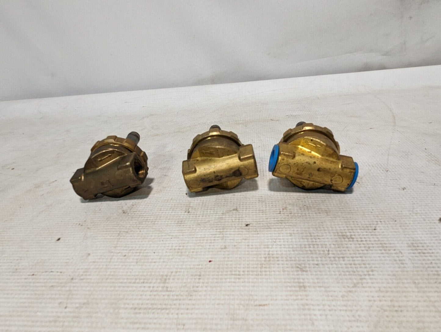 Lot of 3 unbranded solenoid valves, valve body only, 1/2 inch