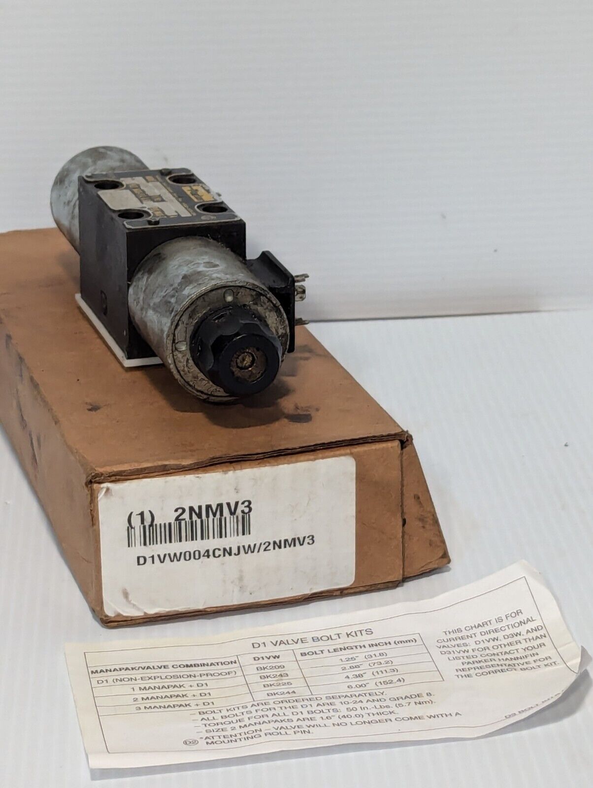 Parker D1VW004CNJW/2NMV3 Hydraulic Directional Control Valve - Free Shipping