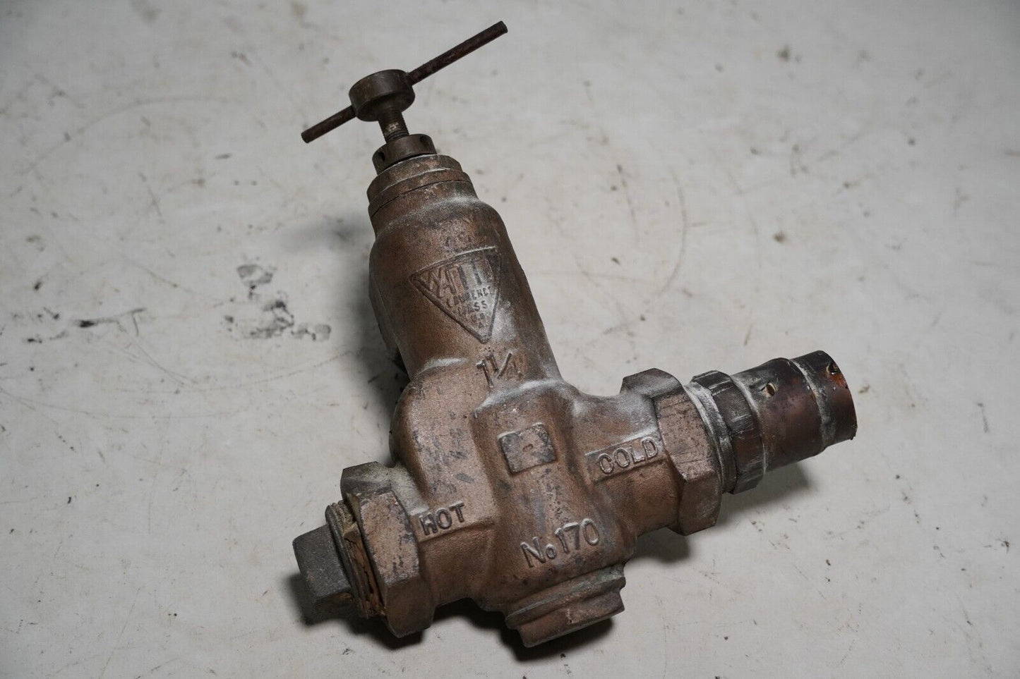 Watts No170 1-1/4" Hot/Cold Mixing Valve Brass