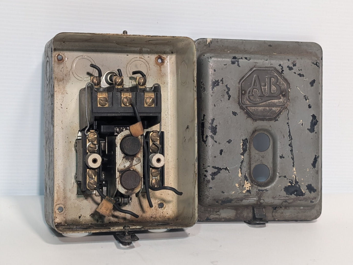 Allen Bradley 609-BAWA AC Manual Starting Switch, 3-Phase, Size 1, Type 1