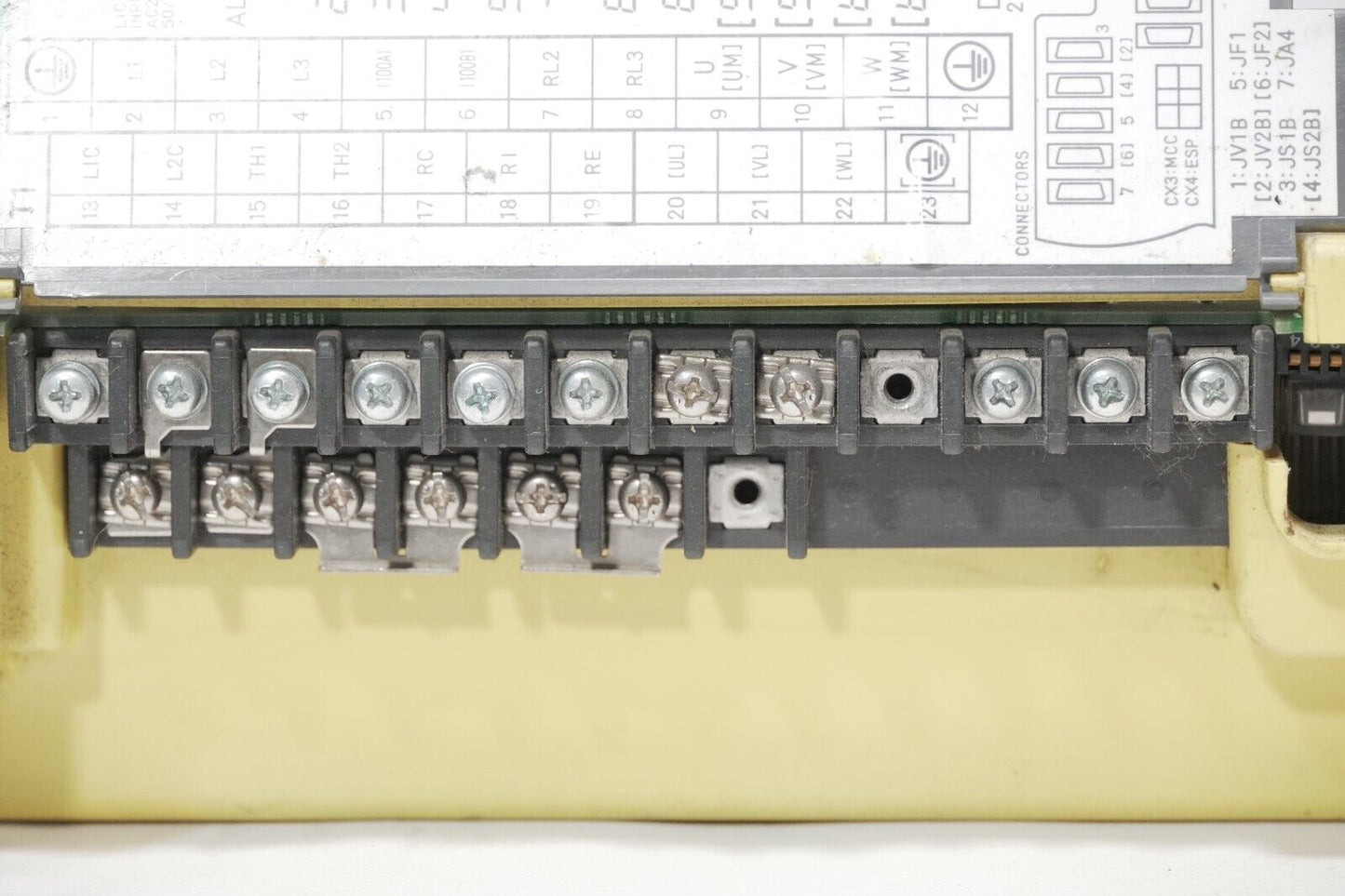 Fanuc A06B-6090-H004-R servo amplifier unit, rated input 200-230VAC, 12A, 230VAC
