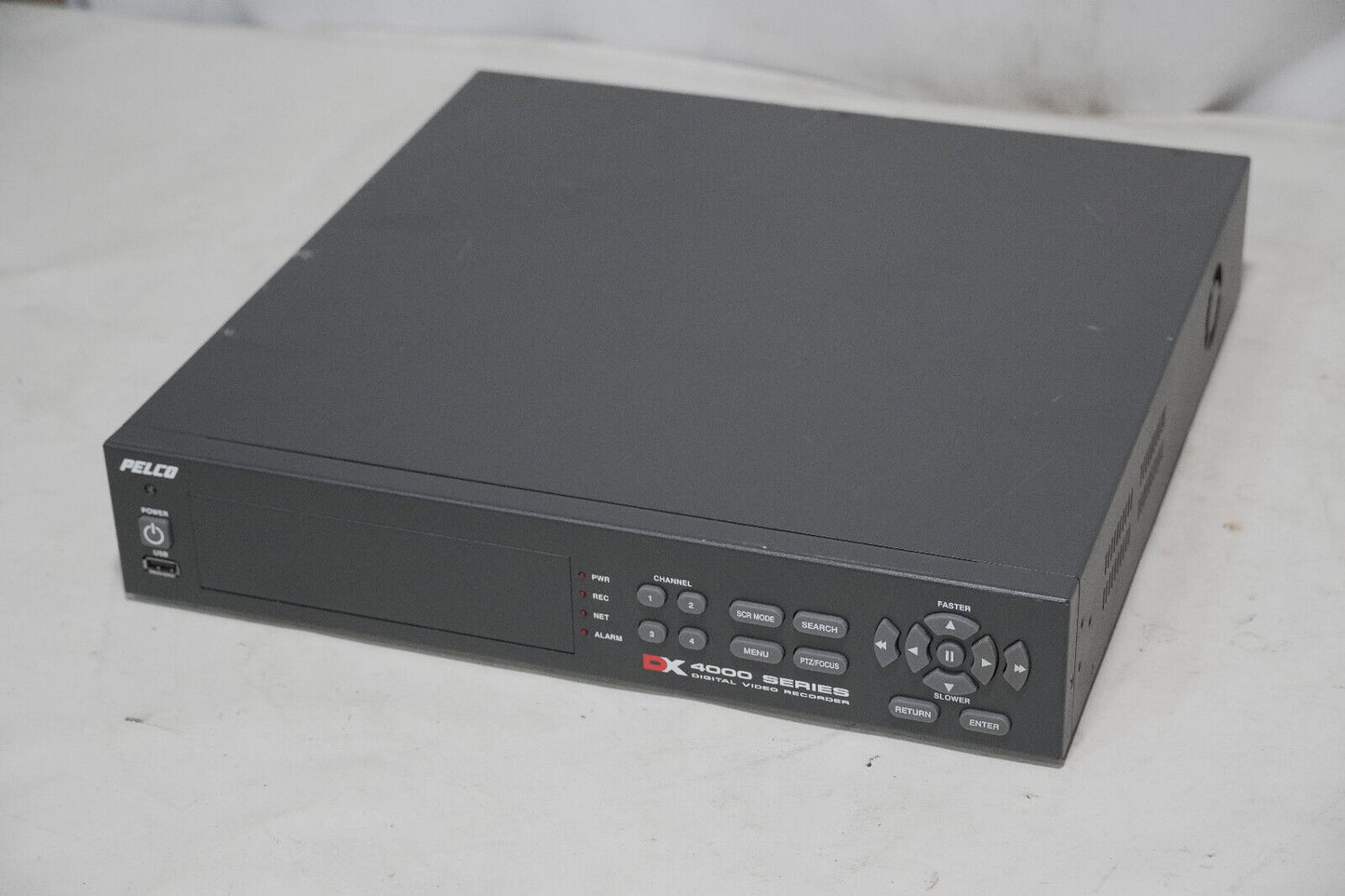 Pelco DX4004-160 Digital Video Recorder DX4000 Series