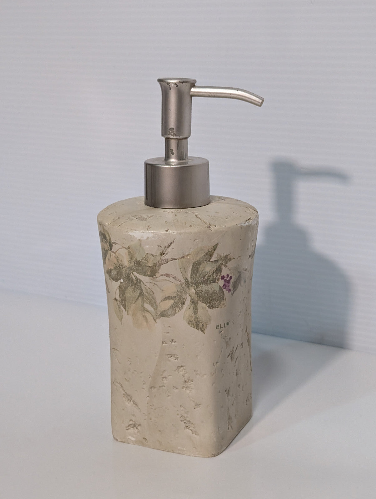 Vintage Cheri Blum Ivy Pump Lotion Dispenser Grape Leaves Stone Resin Bathroom