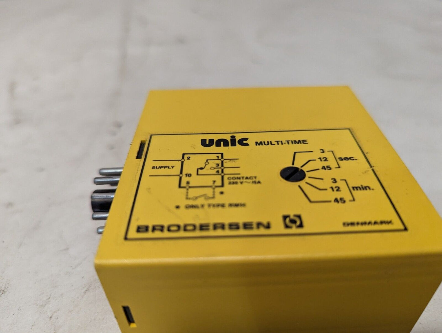 Unic RI-48 on delay timer relay, 0sec-10min, 48-250VAC/DC, multi-time
