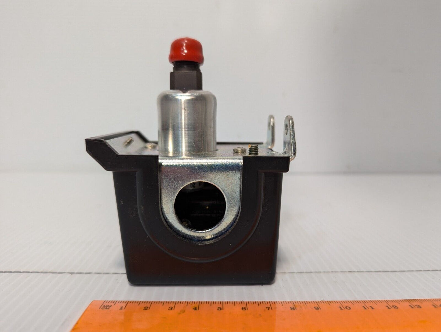 United Electric H54-25 9516 pressure switch, 10-100PSI, 600 PSI max - Free Ship