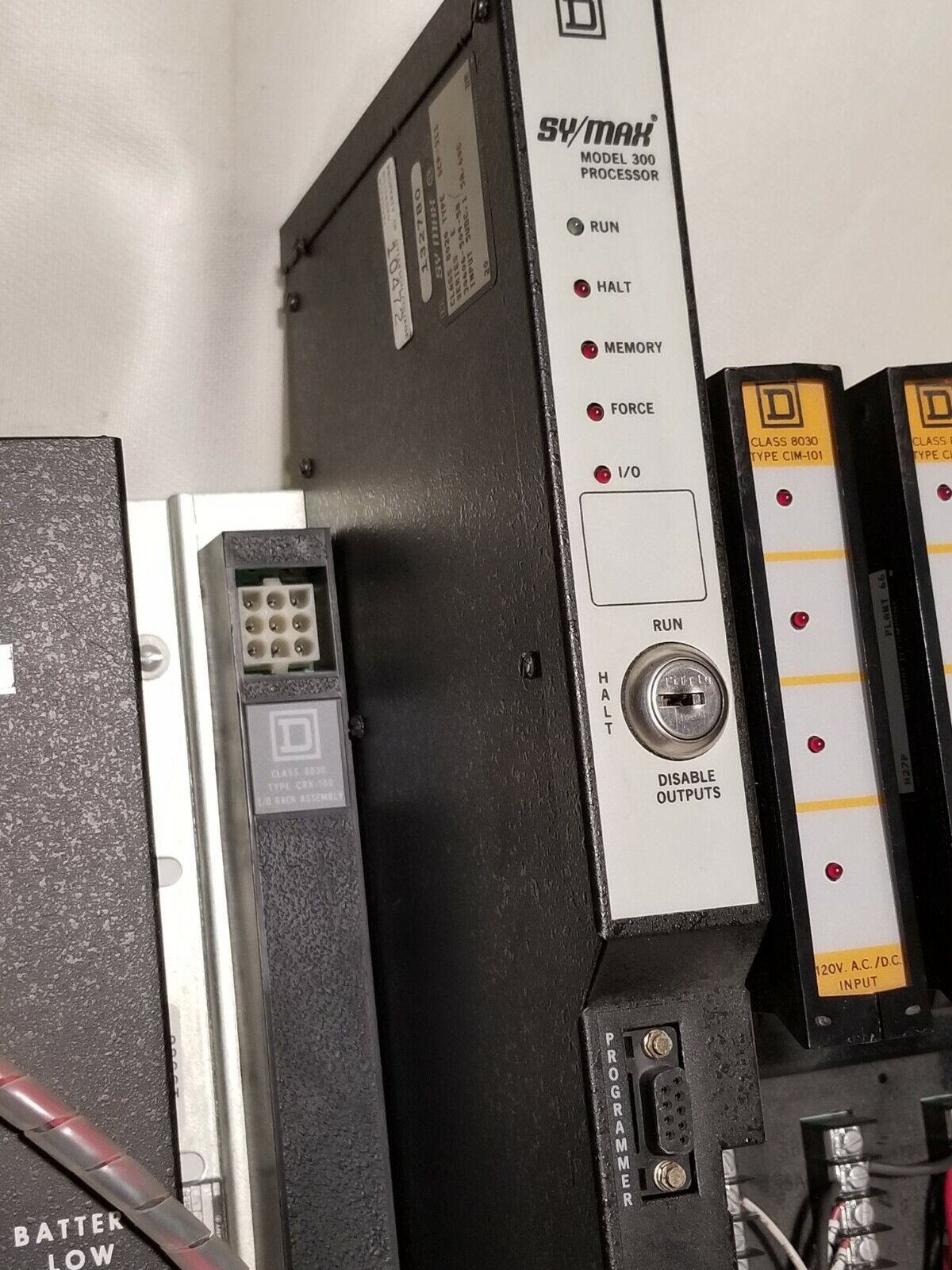 Square D SY/MAX 8020-SCP-311 model 300 processor with power supply and modules