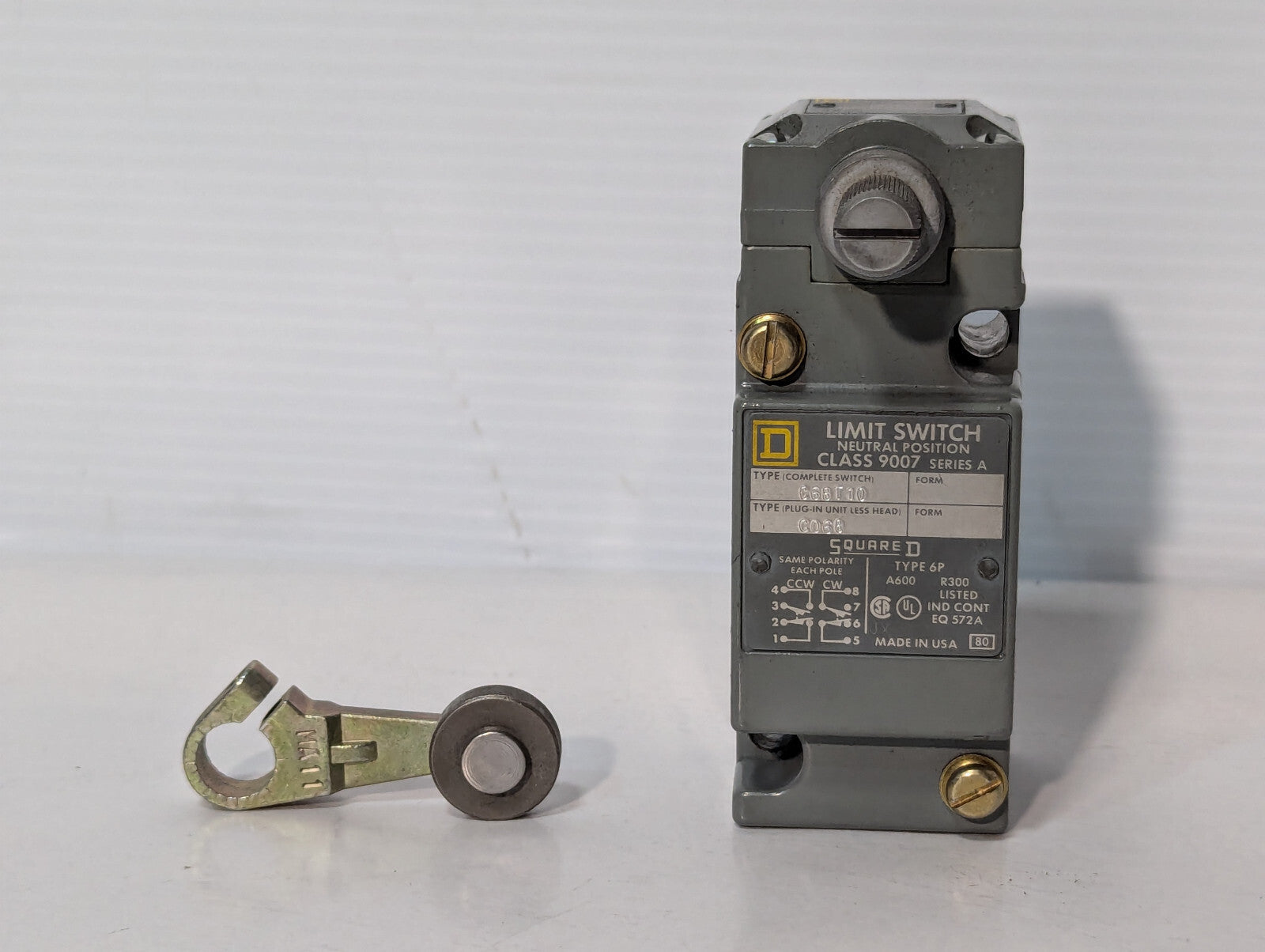 Square D 9007-C68T10 Mechanical Turret Head Position Switch, 10° Pre-travel Arm