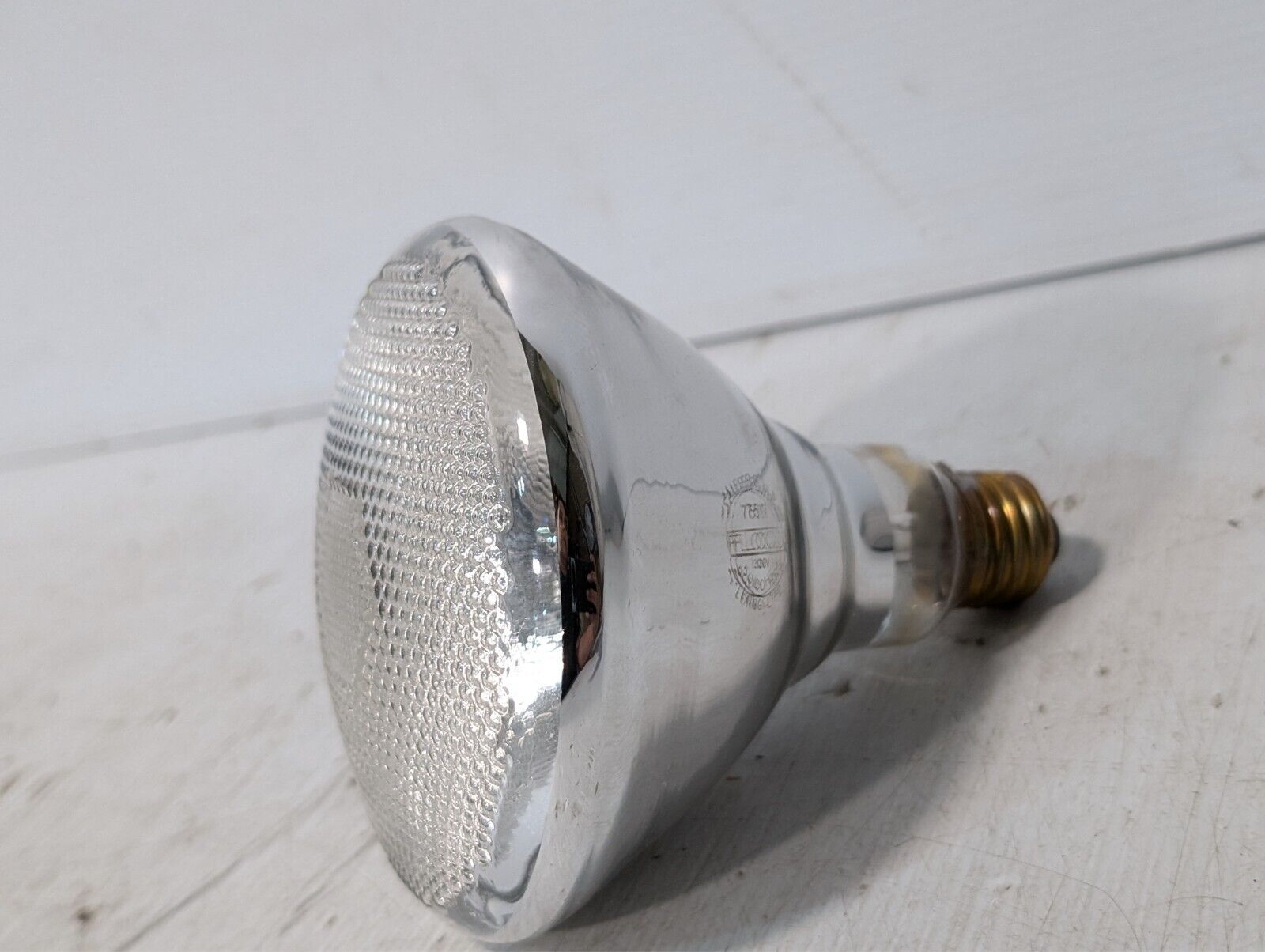 Supreme 75 Watt Par 38 Long Life Flood Light - Free Shipping+Returns