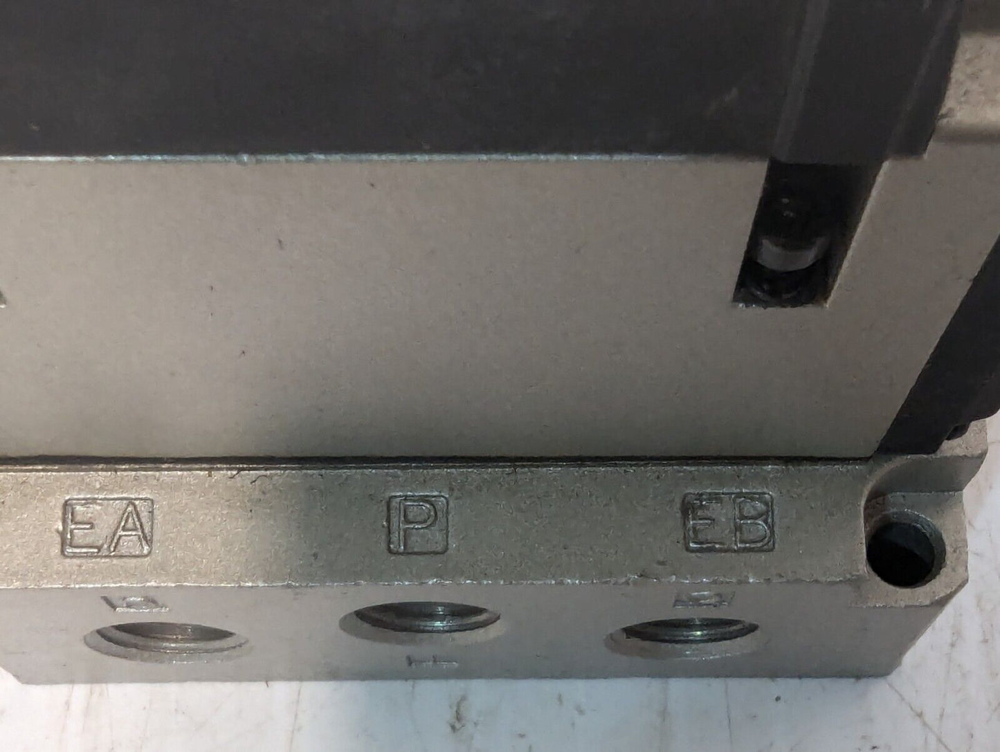 SMC NVFS3100-5FZB Pneumatic Solenoid Valve, 21-26vdc, 0.1 ~ 1 MPa -Free Shipping