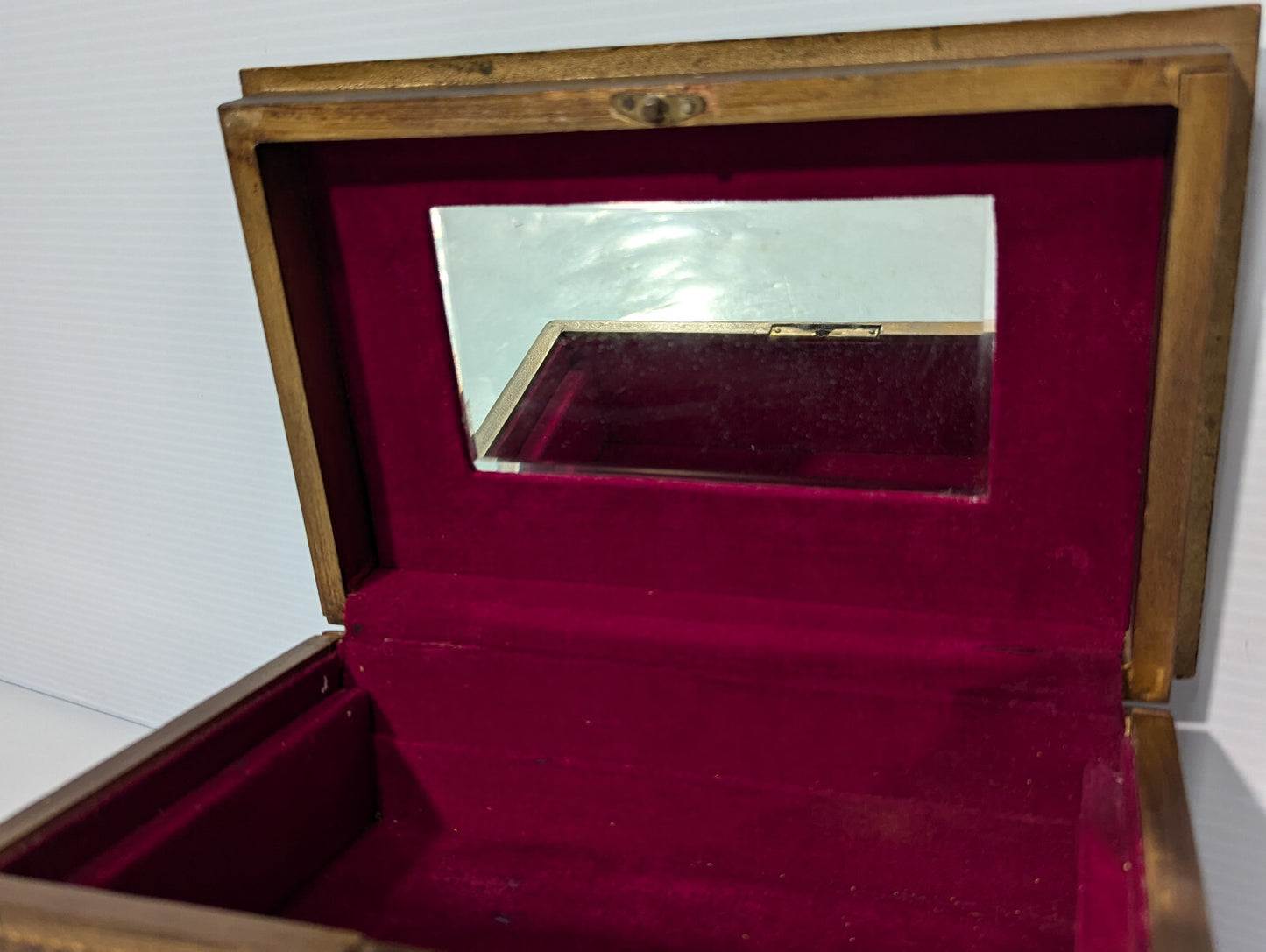Vintage 1960s Gold Florentine Royal Sealy Wooden Drawer Chest Mirror Jewelry Box