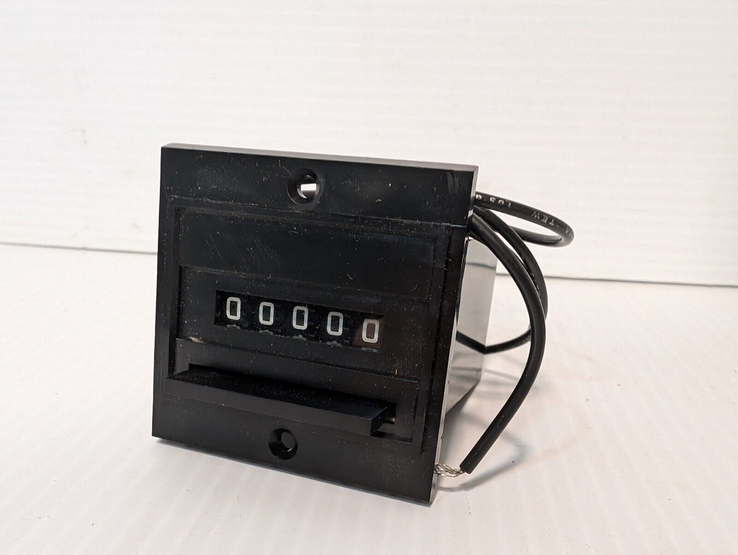 Veeder-Root 743885-211 Mechanical Counter, 5-Digit, 115vac, 5W - Free Shipping