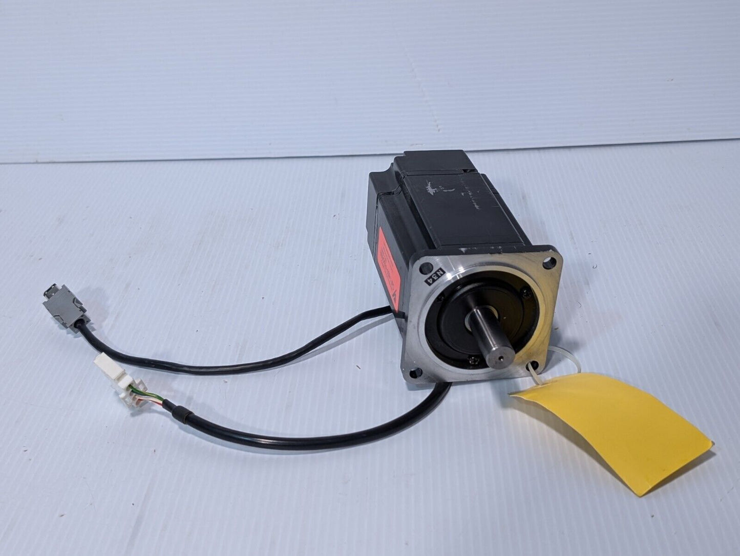 Yaskawa Electric SGMAH-08AAN21 AC Servo Motor, 2.39Nm, 200V 4.4A