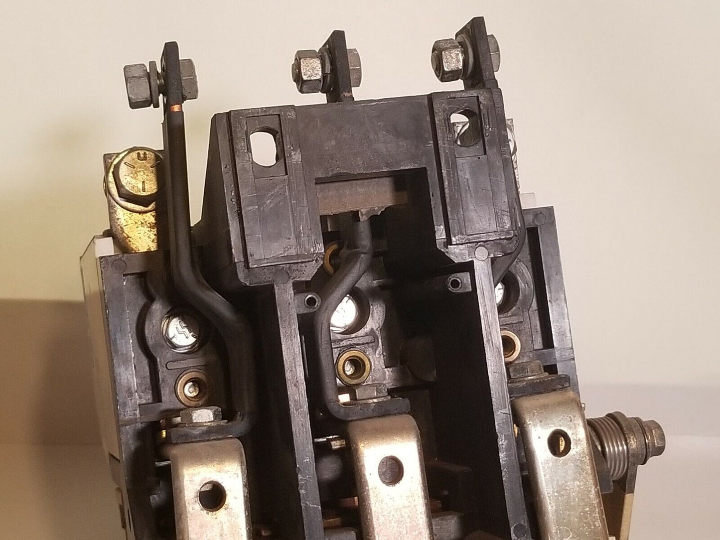 Westinghouse Motor Control Model J A200M5CXXZ1 2045A41G59 with 440/480VAC coil