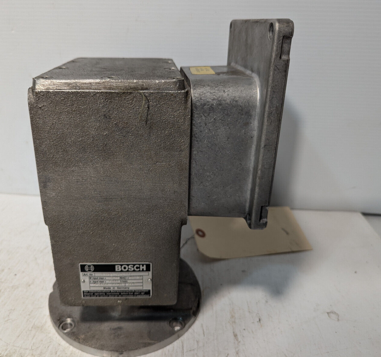 Bosch 3-842-519-117 Gear Box, 1700 rpm, 3.9 Nm -Made in Germany- Free Shipping