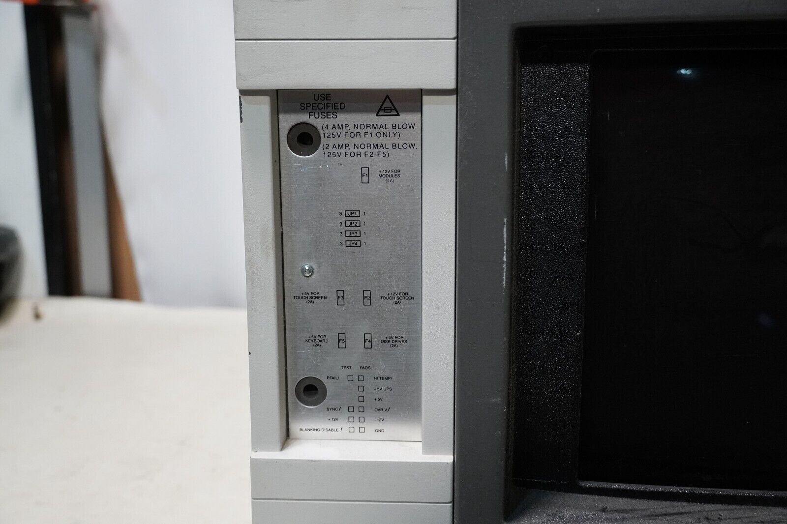 SpaceLabs 90305 monitor