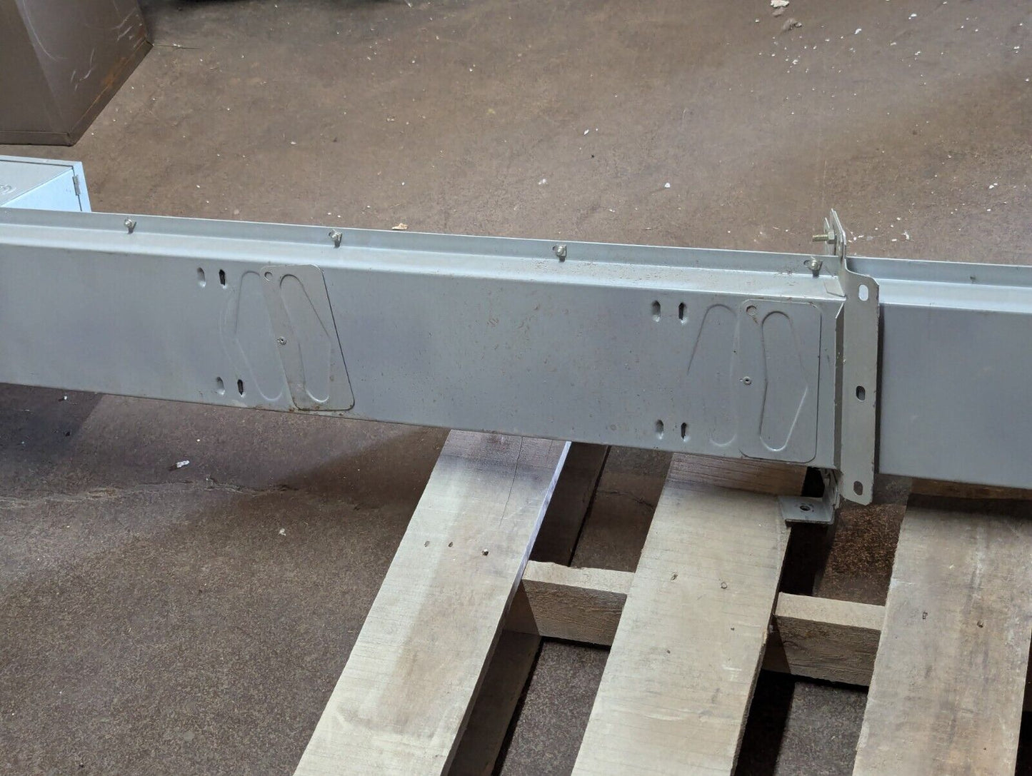 I-T-E ABD4024 BD Busway, 225A, 480/277V, 3 phase, 4 wire, 10 ft, Aluminum