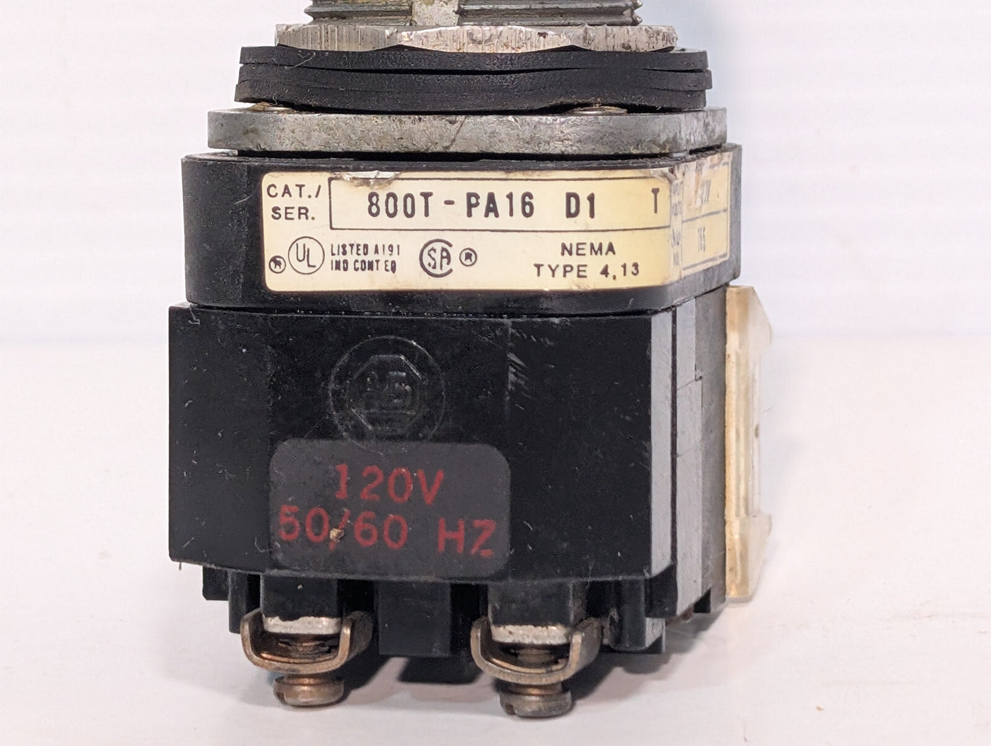 Allen Bradley 800T-PA16 Illuminated Push Button, 120V, Heavy Duty, Lamp Type 755
