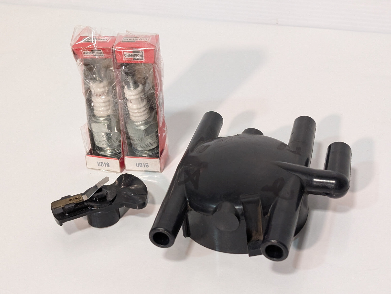 Standard Automotive Parts AL-147 Distributor Cap, (2) Champion UD16 Spark Plugs