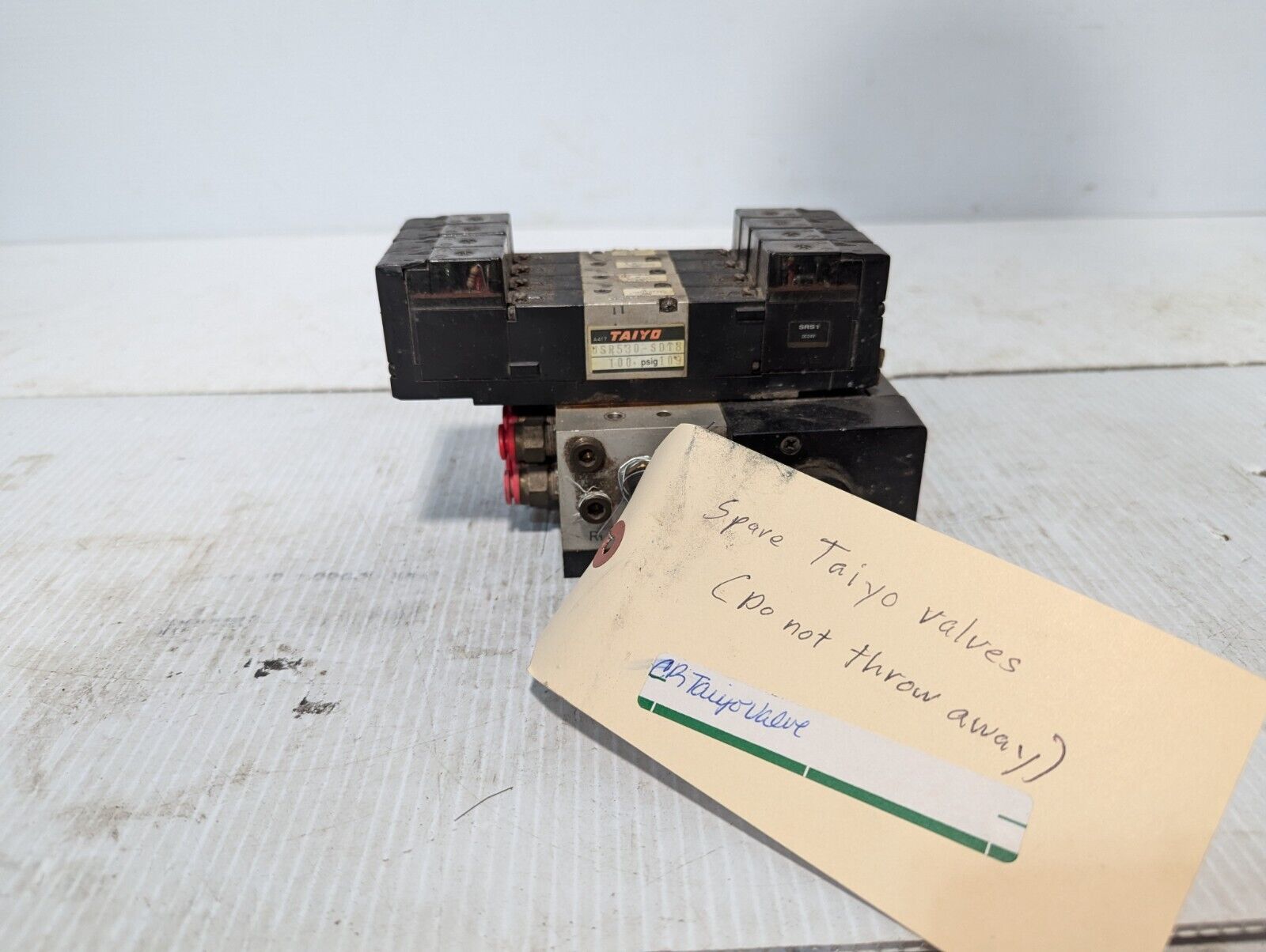 Taiyo Manifold Block with Four Taiyo USR530-SDT8 Solenoid Valves - Free Shipping