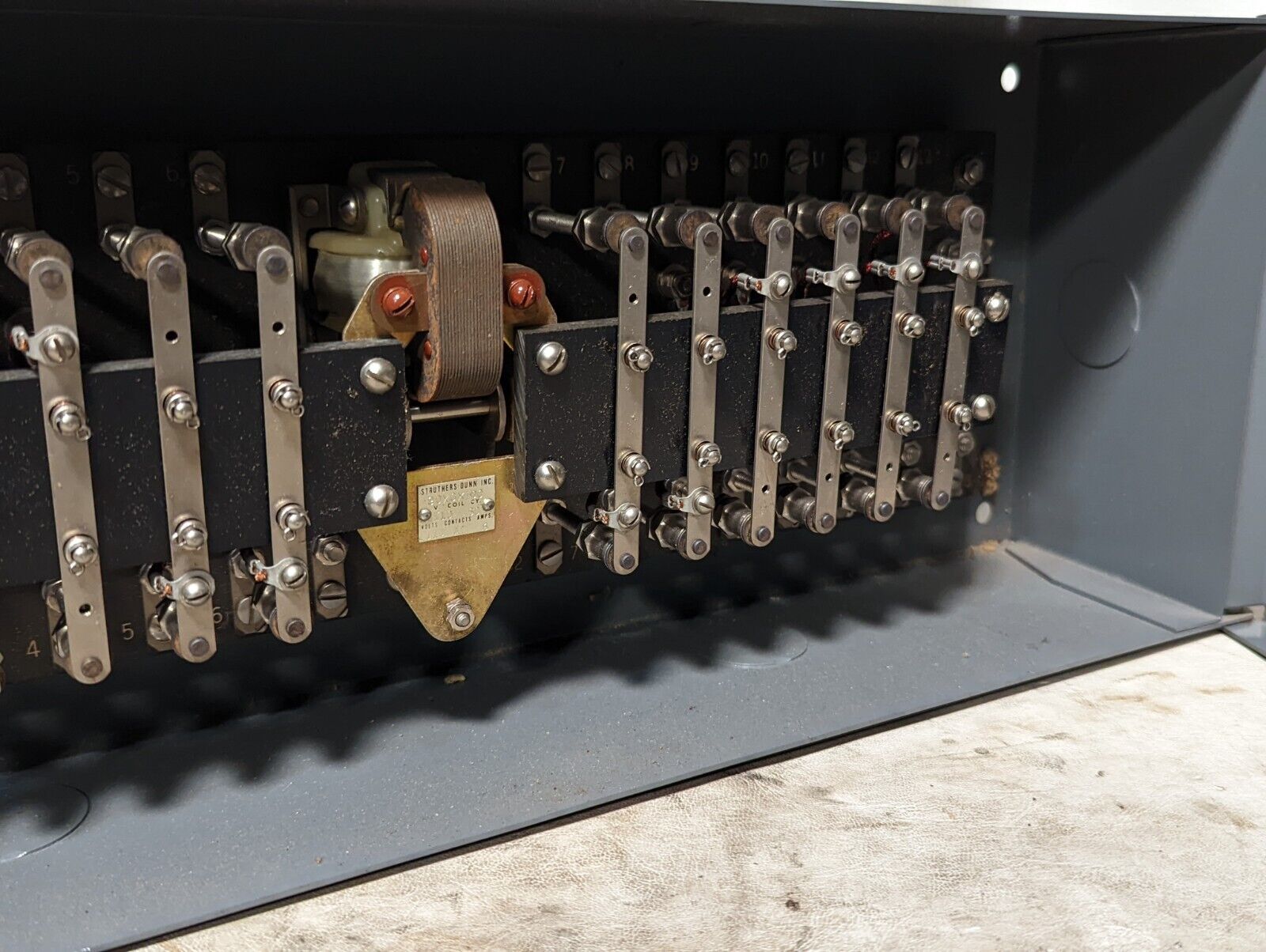 Struthers-Dunn 90XGX100 relay with enclosure, 110VAC coil/contacts