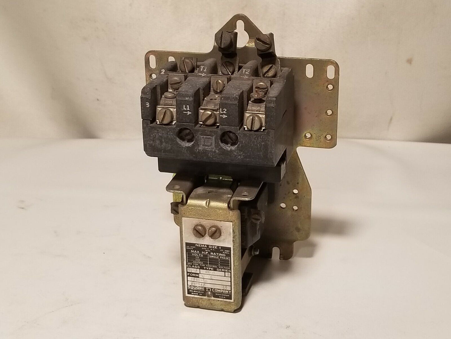 Square D 8502CC-1B contactor, 100VAC, 110/115VAC coil, NEMA size 1, max HP 2