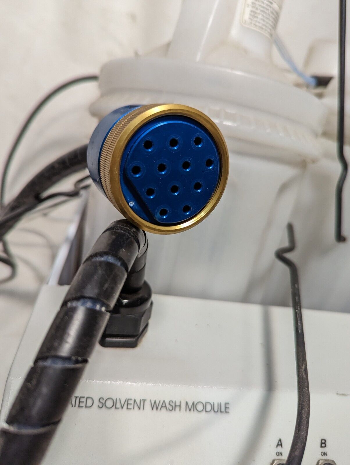 Argonaut Technologies Quest 210 ASW system, automated solvent wash module