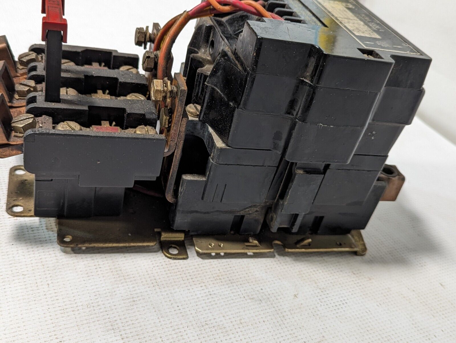 Square D 8536SFG-1 NEMA Size 4 Motor Starter, 135/150A 600VAC, 220/240VAC Coil