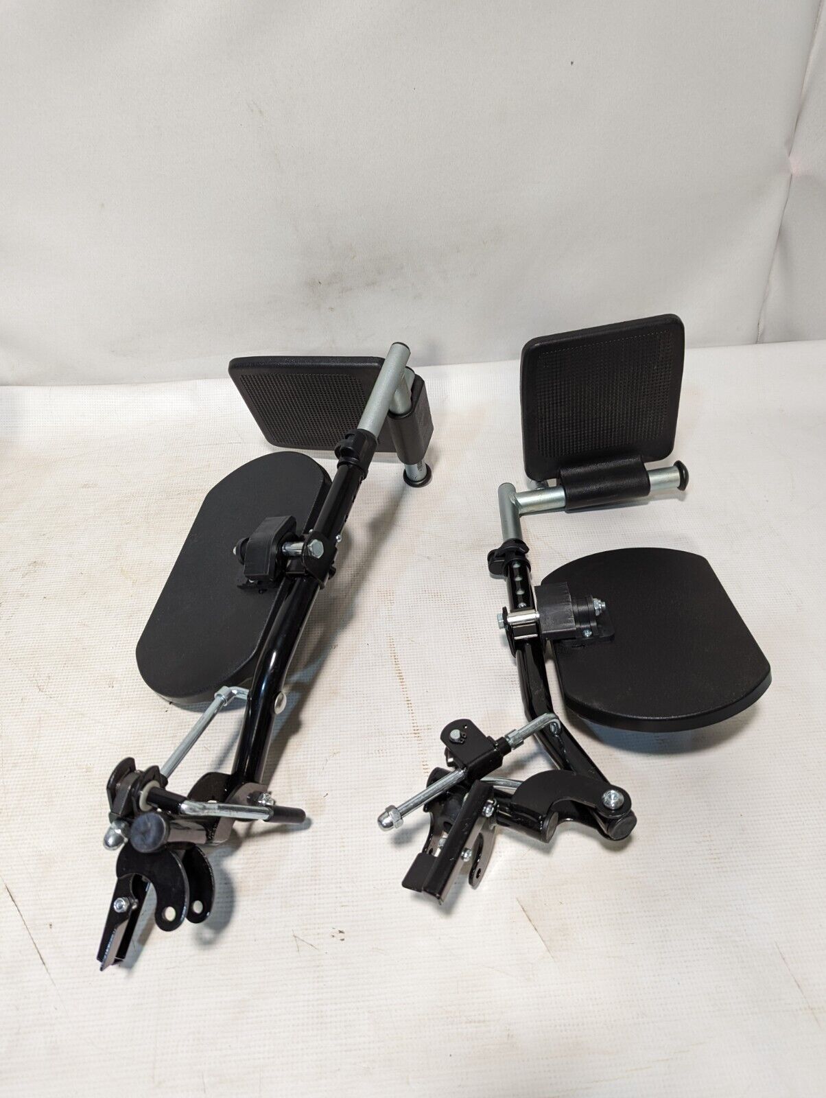 2 Sets of wheelchair foot plates, legrests: Drive Medical PHELR, Other Unknown