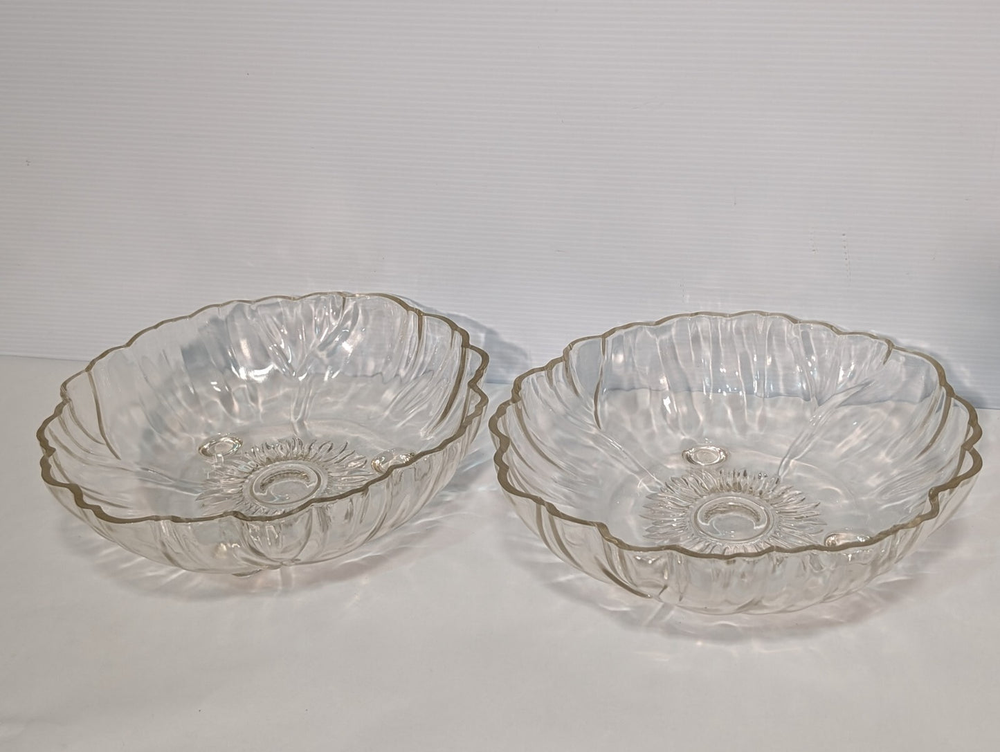Vintage Indiana Glass 3-Footed Mid-Century Sunflower 11" Glass Bowl