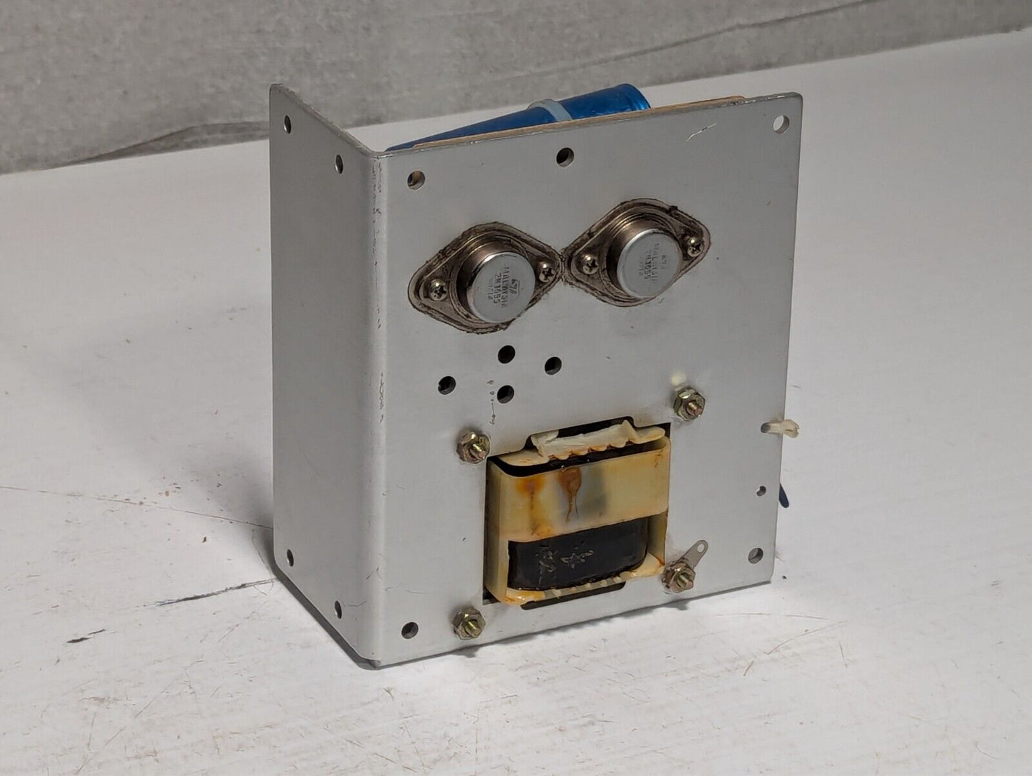 SOLA SLS-24-024 regulated power supply, 24VDC@2.4A out, 100/120/220/230/240VAC